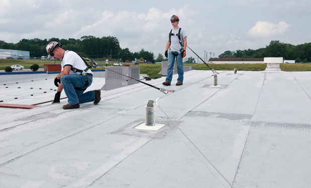 Another safety approach - Horizontal lifelines offer roofing professionals more fall-protection options
